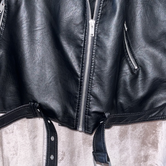 Primark Motorcycle  Belted Vegan Leather with zippers NWOT - Picture 4 of 12